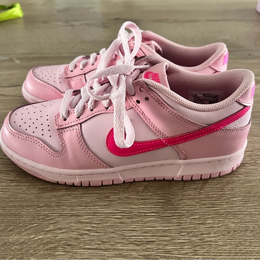 Nike Dunk Low Triple Pink US Y6 Women’s 7.5
